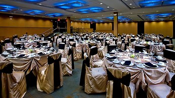 Crowne Plaza Lombard Downers Grove by IHG