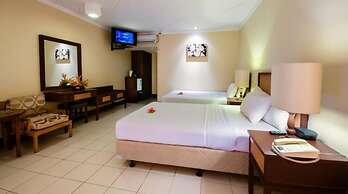 Tanoa Skylodge Hotel