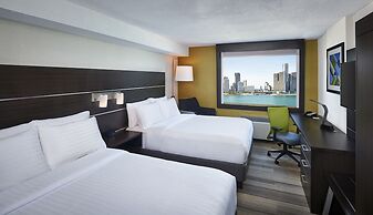 Holiday Inn Express Windsor Waterfront by IHG