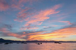 Beach Retreat & Lodge at Tahoe