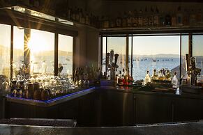 Beach Retreat & Lodge at Tahoe