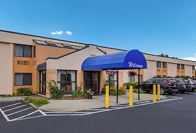 All Seasons Inn & Suites Smithfield Providence