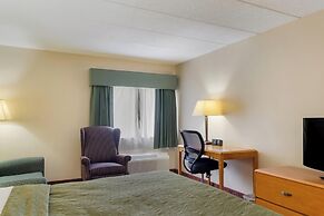 All Seasons Inn & Suites Smithfield Providence