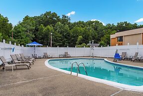 All Seasons Inn & Suites Smithfield Providence