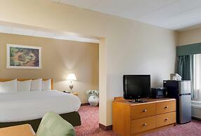 All Seasons Inn & Suites Smithfield Providence