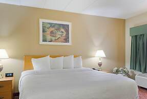 All Seasons Inn & Suites Smithfield Providence
