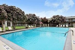 Ramada by Wyndham New Iberia