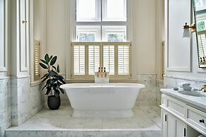 Kimpton Fitzroy London by IHG