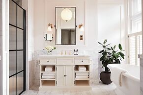 Kimpton Fitzroy London by IHG
