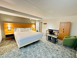 Country Inn & Suites by Radisson, Canton near Hall of Fame