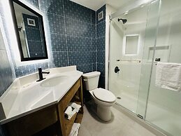 Country Inn & Suites by Radisson, Canton near Hall of Fame