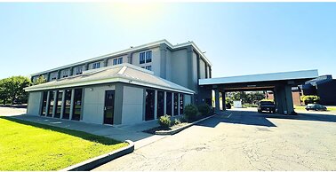 Country Inn & Suites by Radisson, Canton near Hall of Fame