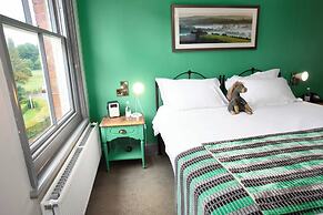 Crown Hotel