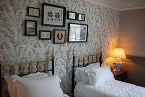 Crown Hotel