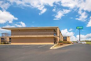 Quality Inn Columbus, MS