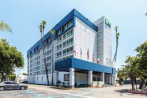 Holiday Inn Express Van Nuys, an IHG Hotel