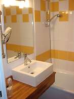 Kyriad Lille Est Villeneuve d'Ascq