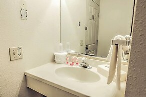 Norwood Inn and Suites Worthington