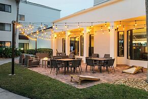 Courtyard Melbourne West