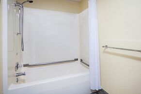 Days Inn by Wyndham Cadillac