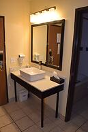 Days Inn by Wyndham Cadillac