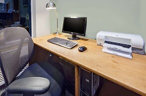 Days Inn by Wyndham Cadillac