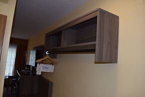 Days Inn by Wyndham Cadillac