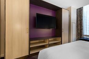 The Chicago Hotel Collection - Magnificent Mile