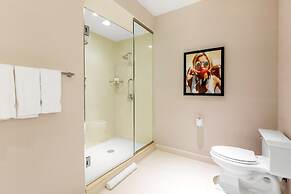 The Chicago Hotel Collection - Magnificent Mile