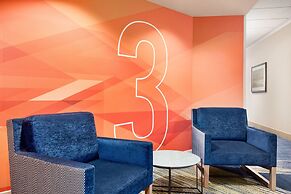 Holiday Inn Express Vancouver-Metrotown (Burnaby) by IHG