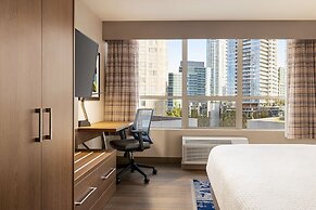 Holiday Inn Express Vancouver-Metrotown (Burnaby) by IHG
