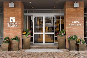 Holiday Inn Express Vancouver-Metrotown (Burnaby) by IHG