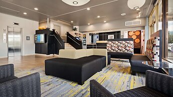 Best Western Plus Milwaukee West