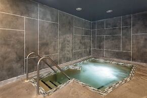 Best Western Plus Milwaukee West