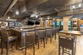 Best Western Plus Milwaukee West