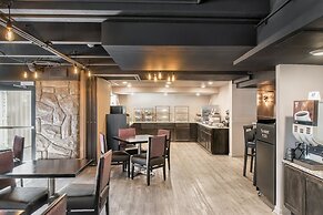 Best Western Plus Milwaukee West