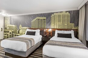 Best Western Plus Milwaukee West