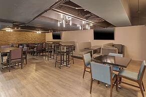 Best Western Plus Milwaukee West