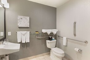 Best Western Plus Milwaukee West