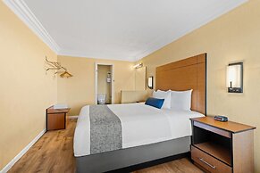 Travelodge by Wyndham San Clemente Beach