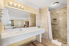 Travelodge by Wyndham San Clemente Beach