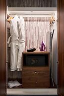 The Cumberland, London