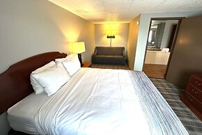 AmericInn & Suites By Wyndham Baraboo Event Center
