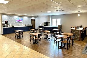 AmericInn & Suites By Wyndham Baraboo Event Center