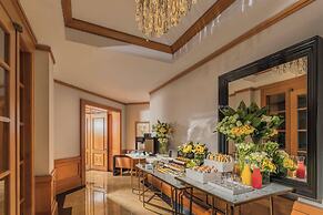 Four Seasons Hotel Singapore