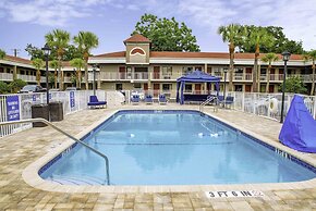 Hotel South Tampa & Suites