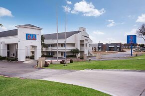 Motel 6 Irving, TX - Irving DFW Airport East