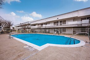 Motel 6 Irving, TX - Irving DFW Airport East