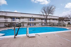Motel 6 Irving, TX - Irving DFW Airport East