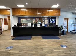 Travelodge by Wyndham Water’s Edge Hotel - Racine